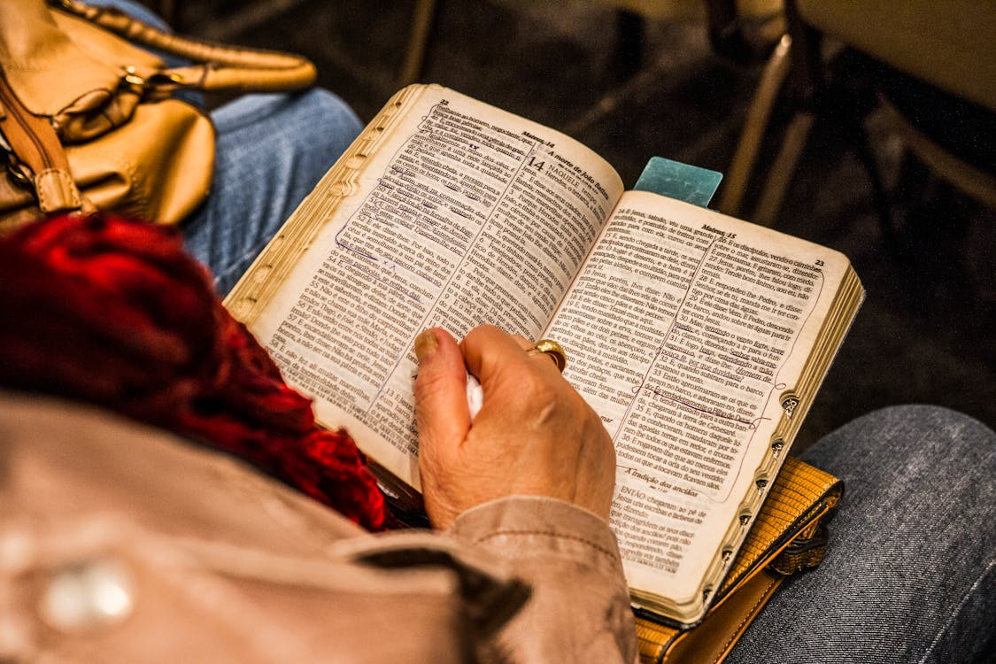 Os dez mandamentos na Bíblia para começar sua manhã